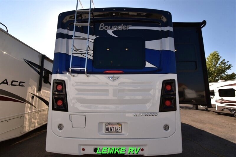 2020 Fleetwood Bounder 33C   - Photo 30 - Rocklin, CA 95677