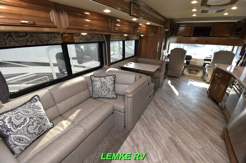 2020 Fleetwood Bounder 33C   - Photo 22 - Rocklin, CA 95677