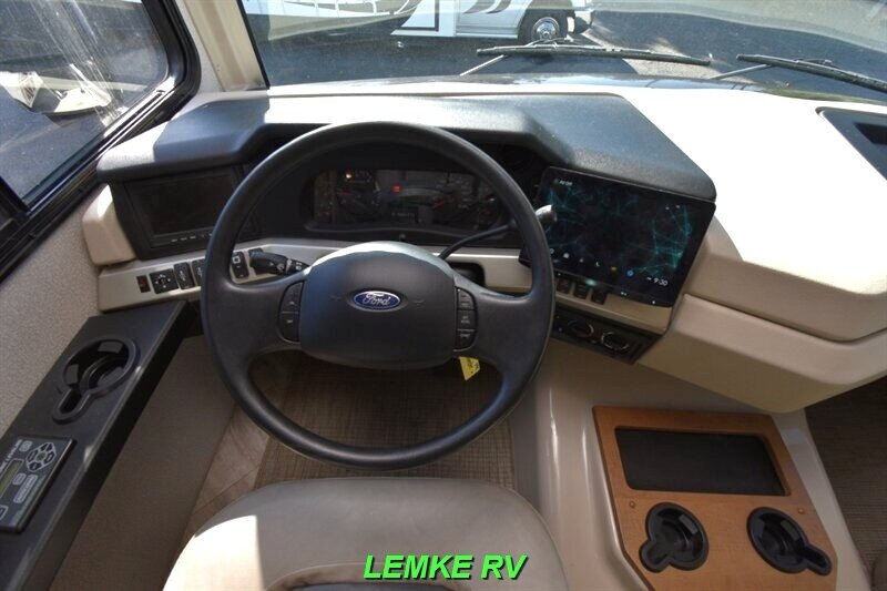 2020 Fleetwood Bounder 33C   - Photo 10 - Rocklin, CA 95677