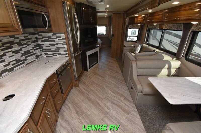 2020 Fleetwood Bounder 33C  