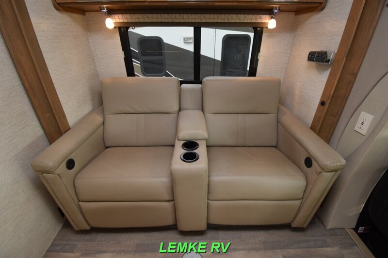2020 Tiffin Wayfarer 25 QW   - Photo 22 - Rocklin, CA 95677