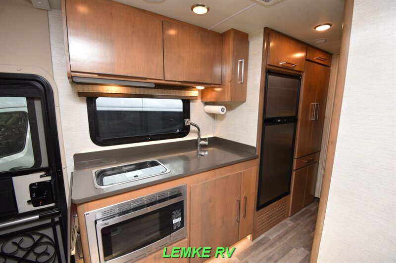 2020 Tiffin Wayfarer 25 QW   - Photo 13 - Rocklin, CA 95677