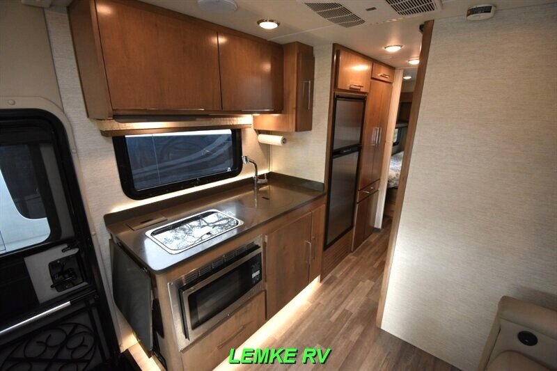 2020 Tiffin Wayfarer 25 QW   - Photo 14 - Rocklin, CA 95677