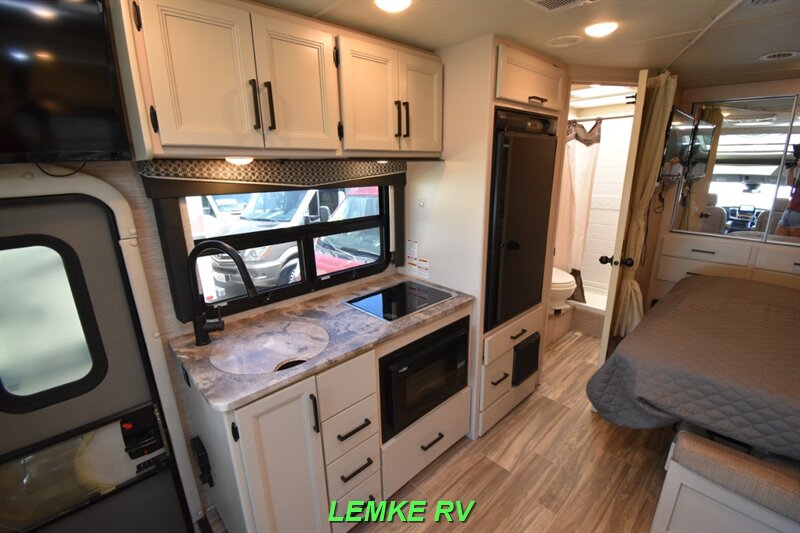 2022 Thor Gemini 23TW   - Photo 21 - Rocklin, CA 95677