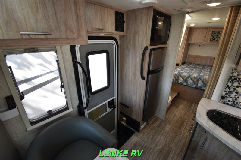 2016 Forest River Sunseeker TS 2390   - Photo 13 - Rocklin, CA 95677