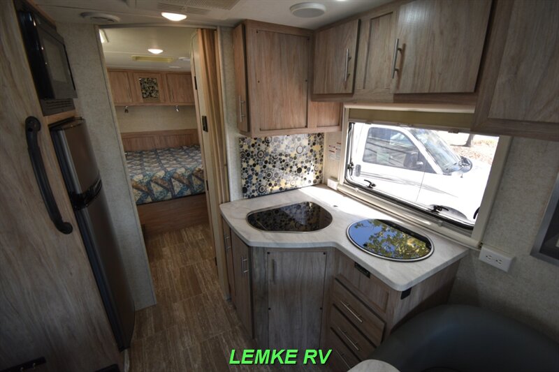 2016 Forest River Sunseeker TS 2390   - Photo 14 - Rocklin, CA 95677