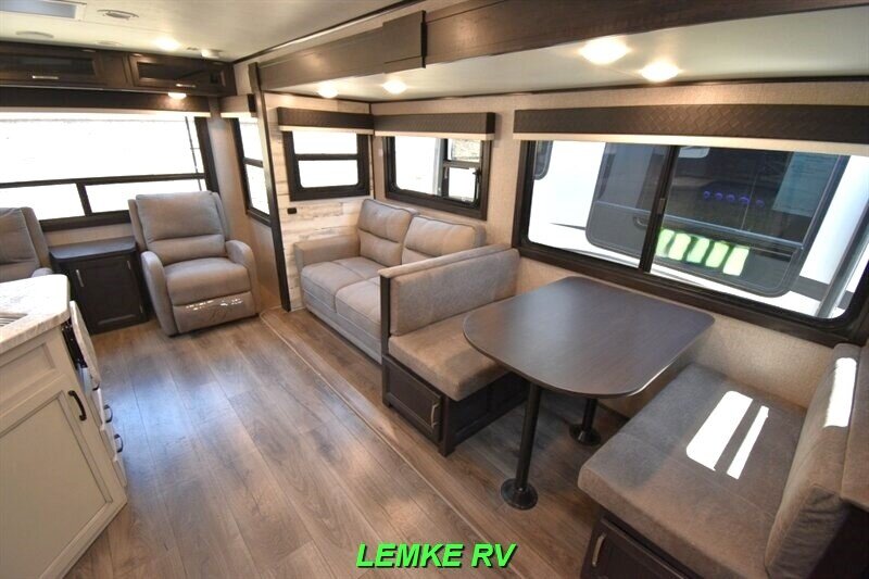 2021 Jayco Jay Feather 27RL   - Photo 14 - Rocklin, CA 95677