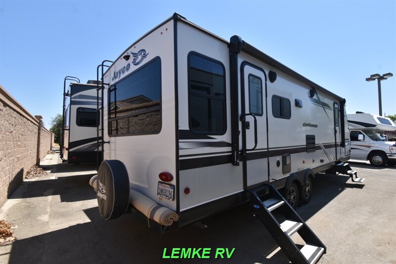 2021 Jayco Jay Feather 27RL   - Photo 9 - Rocklin, CA 95677