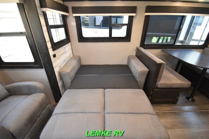 2021 Jayco Jay Feather 27RL   - Photo 22 - Rocklin, CA 95677