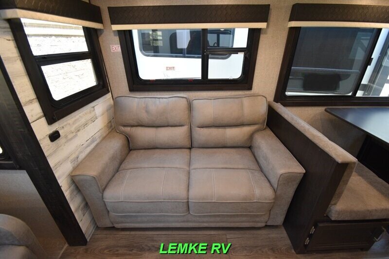 2021 Jayco Jay Feather 27RL   - Photo 21 - Rocklin, CA 95677