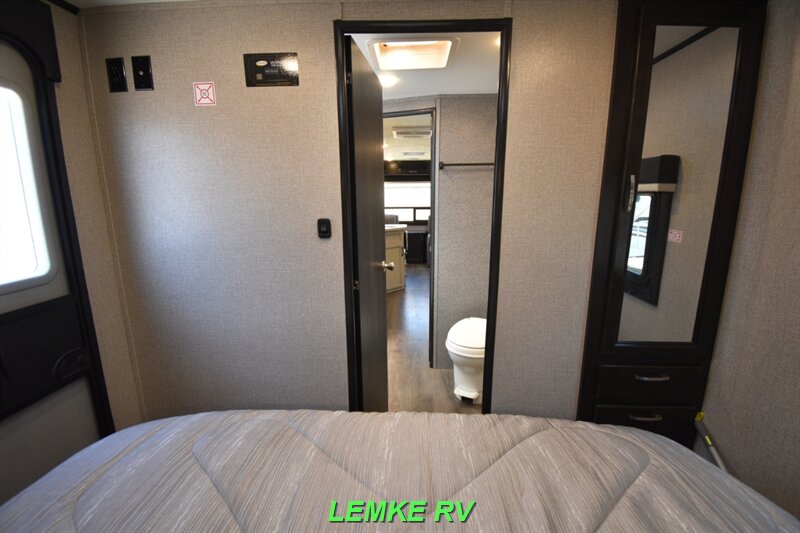 2021 Jayco Jay Feather 27RL   - Photo 19 - Rocklin, CA 95677