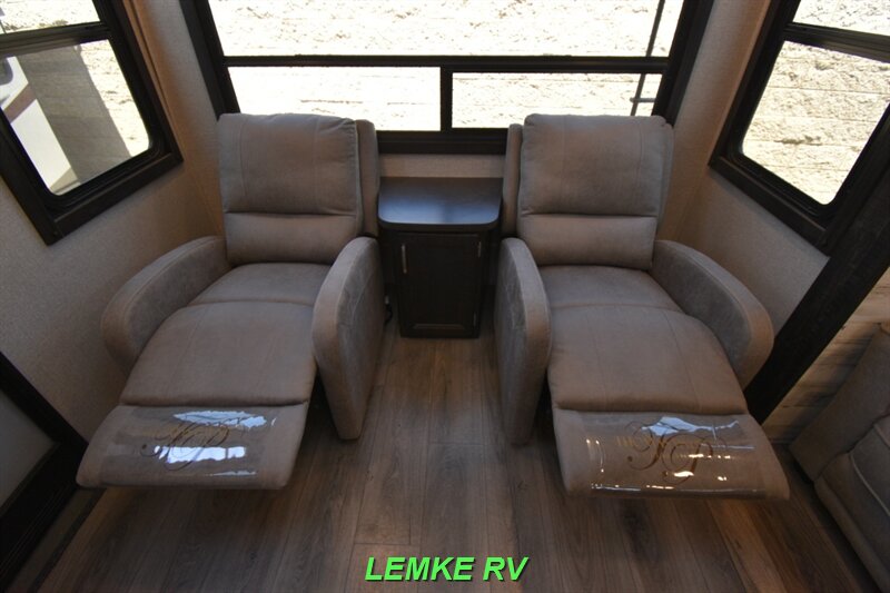 2021 Jayco Jay Feather 27RL   - Photo 24 - Rocklin, CA 95677