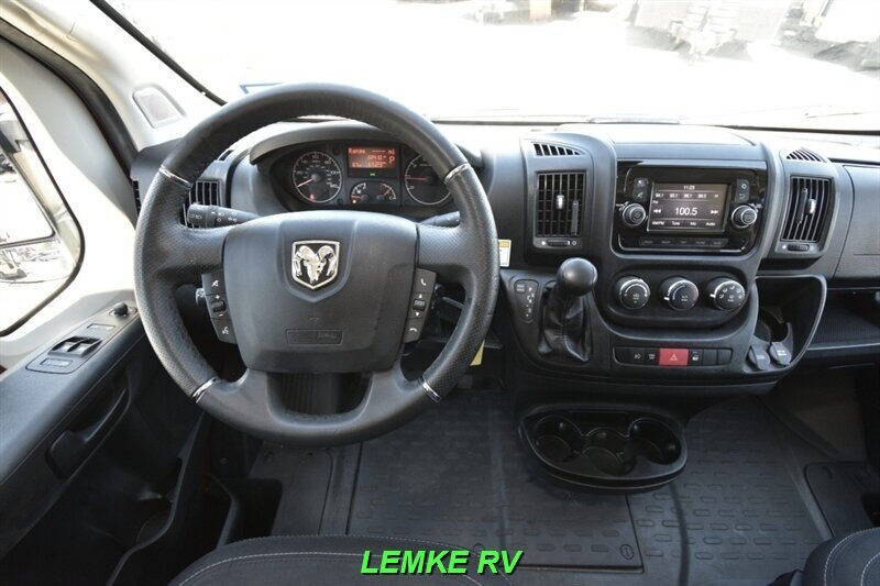 2021 Winnebago Solis 59PX   - Photo 24 - Rocklin, CA 95677