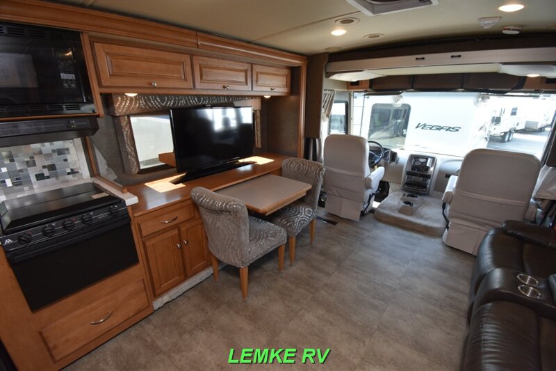 2016 Itasca Sunstar LX 30T   - Photo 9 - Rocklin, CA 95677