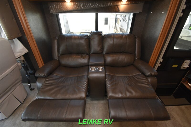 2016 Itasca Sunstar LX 30T   - Photo 23 - Rocklin, CA 95677