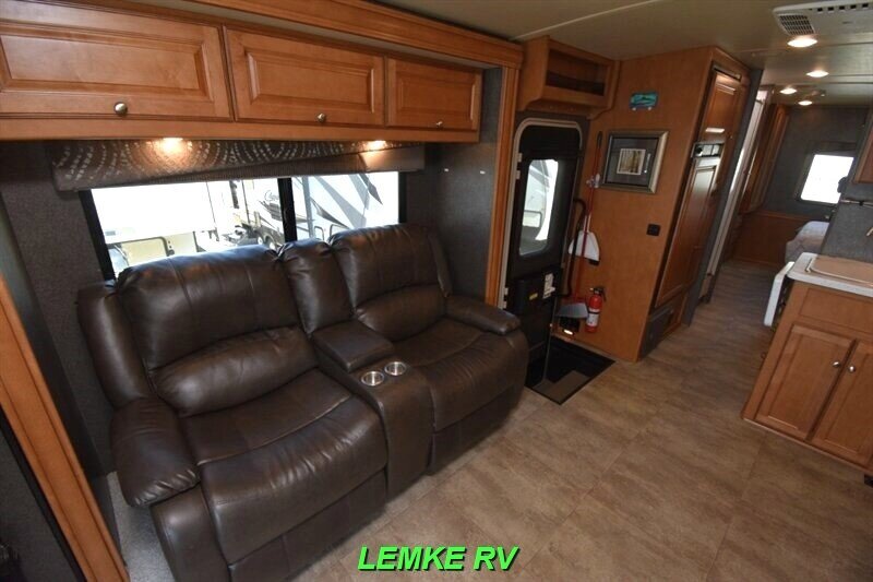 2016 Itasca Sunstar LX 30T   - Photo 13 - Rocklin, CA 95677