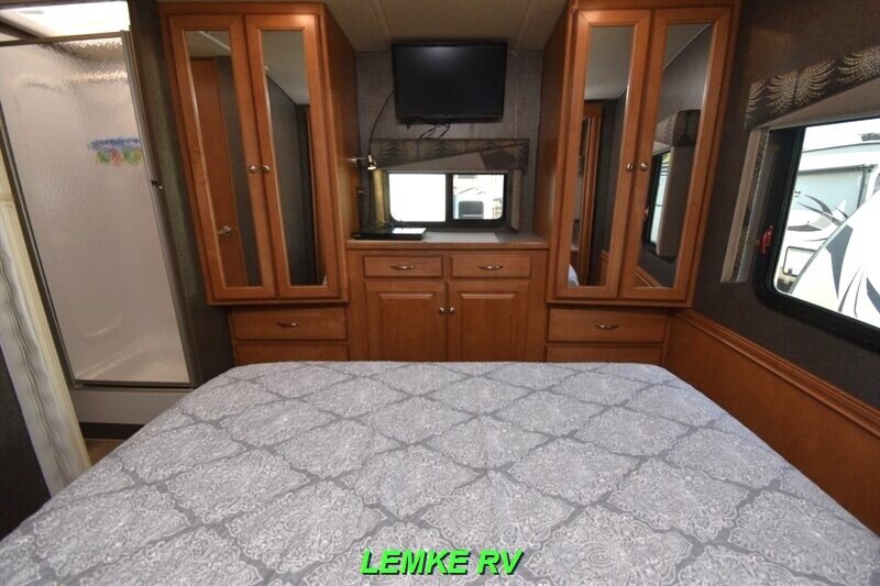 2016 Itasca Sunstar LX 30T   - Photo 19 - Rocklin, CA 95677