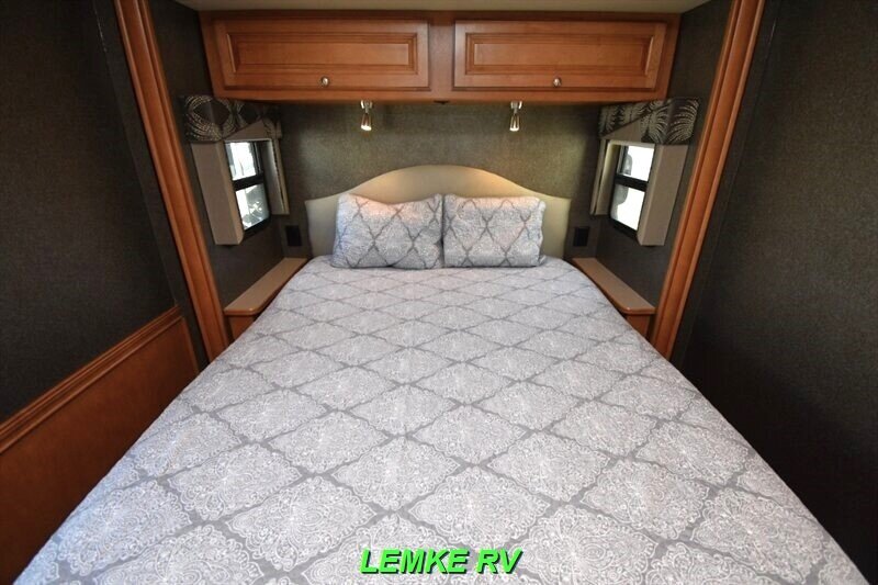 2016 Itasca Sunstar LX 30T   - Photo 17 - Rocklin, CA 95677