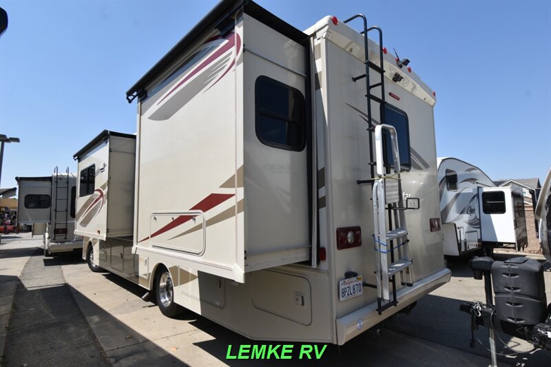 2016 Itasca Sunstar LX 30T   - Photo 7 - Rocklin, CA 95677