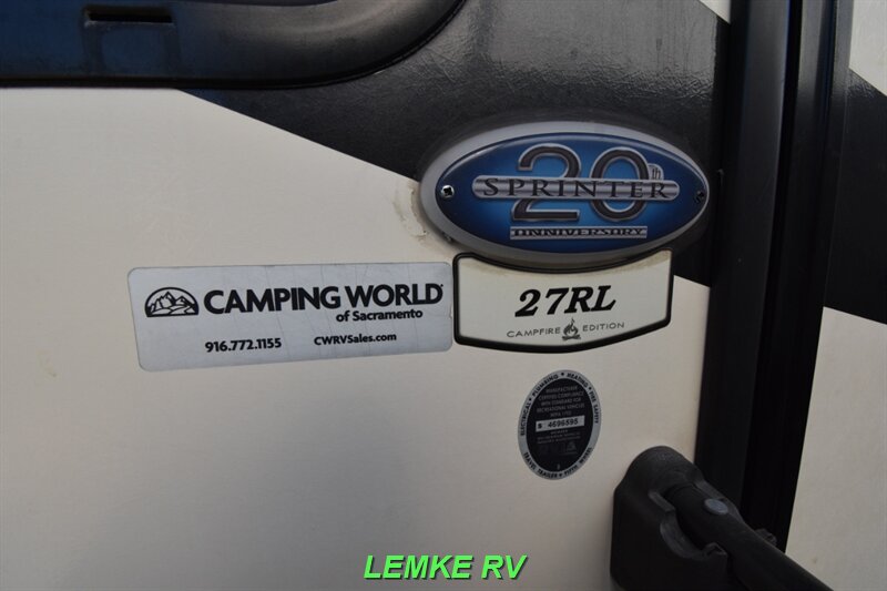 2018 Keystone Sprinter Campfire Edition 27RL   - Photo 26 - Rocklin, CA 95677