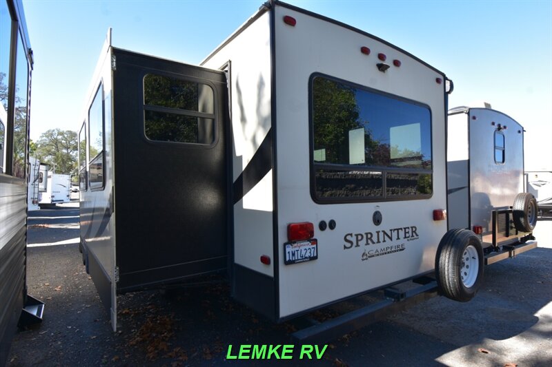 2018 Keystone Sprinter Campfire Edition 27RL   - Photo 7 - Rocklin, CA 95677