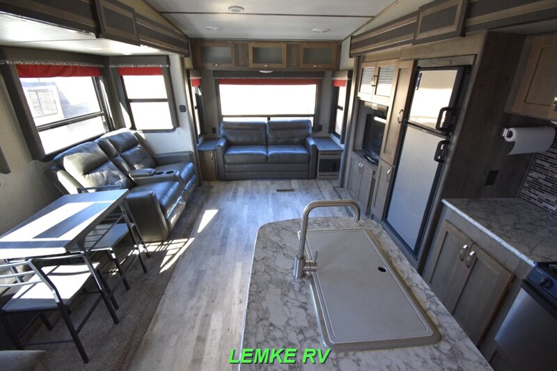 2019 Keystone Sprinter Campfire 29FWRL   - Photo 2 - Rocklin, CA 95677