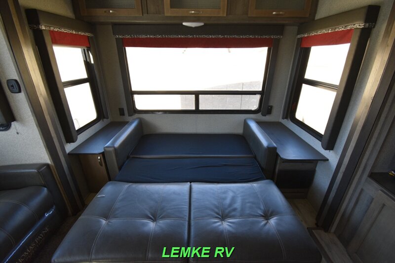 2019 Keystone Sprinter Campfire 29FWRL   - Photo 23 - Rocklin, CA 95677