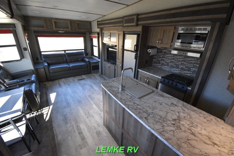 2019 Keystone Sprinter Campfire 29FWRL   - Photo 10 - Rocklin, CA 95677