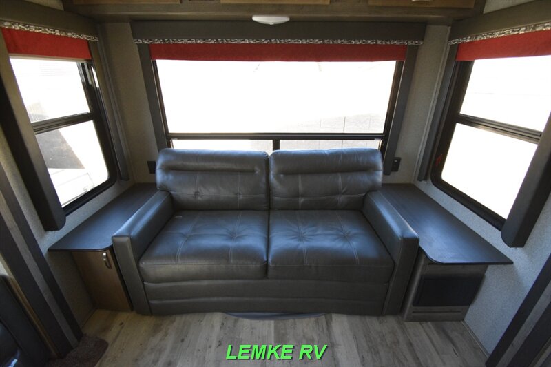 2019 Keystone Sprinter Campfire 29FWRL   - Photo 17 - Rocklin, CA 95677