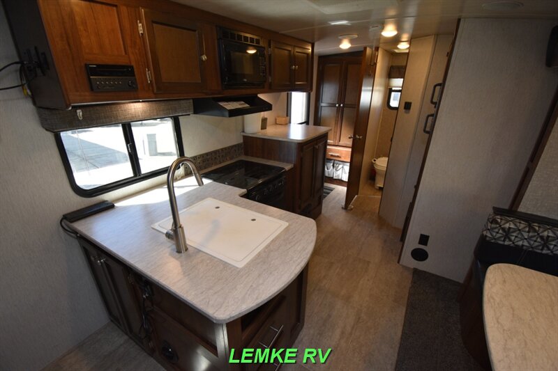 2019 Heartland Wilderness 2185RB   - Photo 12 - Rocklin, CA 95677
