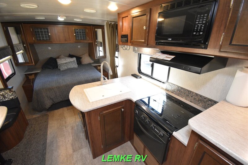 2019 Heartland Wilderness 2185RB   - Photo 21 - Rocklin, CA 95677