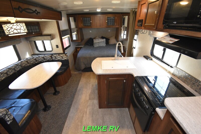 2019 Heartland Wilderness 2185RB   - Photo 5 - Rocklin, CA 95677