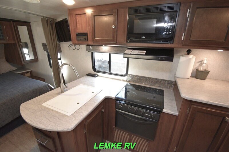 2019 Heartland Wilderness 2185RB   - Photo 14 - Rocklin, CA 95677