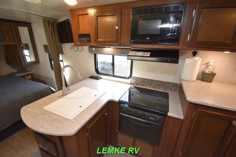 2019 Heartland Wilderness 2185RB   - Photo 15 - Rocklin, CA 95677