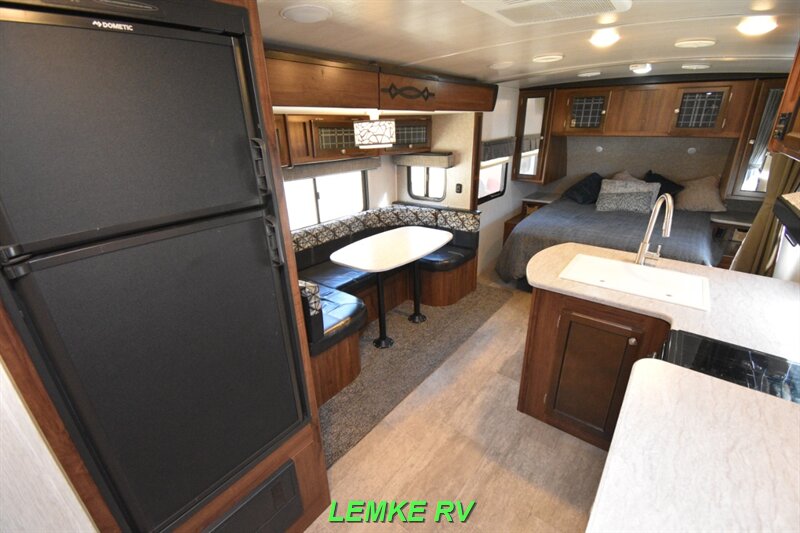 2019 Heartland Wilderness 2185RB   - Photo 10 - Rocklin, CA 95677