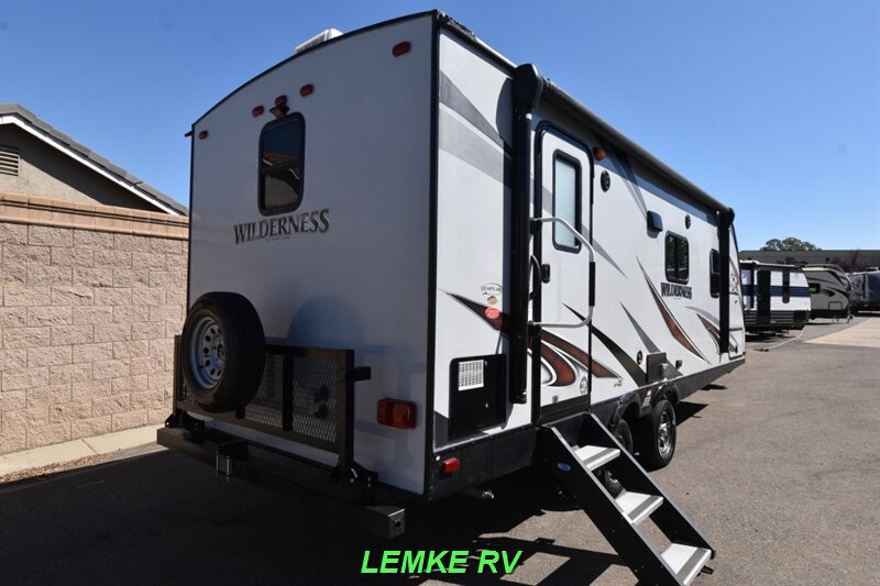 2019 Heartland Wilderness 2185RB   - Photo 9 - Rocklin, CA 95677