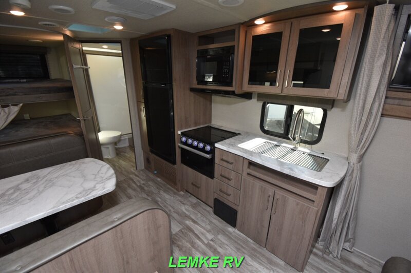 2022 Grand Design Imagine XLS 21BHE   - Photo 13 - Rocklin, CA 95677