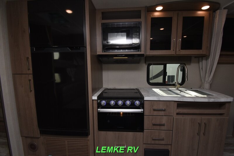 2022 Grand Design Imagine XLS 21BHE   - Photo 17 - Rocklin, CA 95677