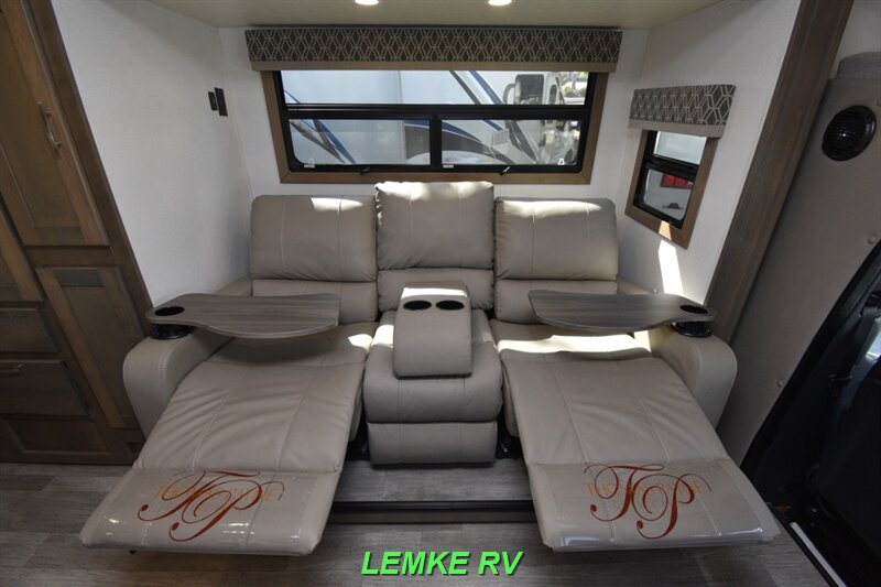 2023 Dynamax Isata 3 Series 24FW   - Photo 27 - Rocklin, CA 95677