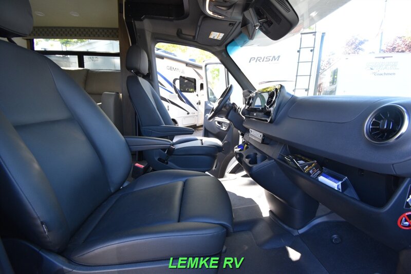 2023 Dynamax Isata 3 Series 24FW   - Photo 30 - Rocklin, CA 95677