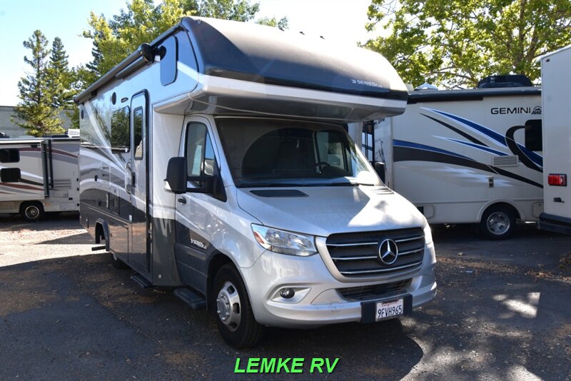 2023 Dynamax Isata 3 Series 24FW   - Photo 1 - Rocklin, CA 95677