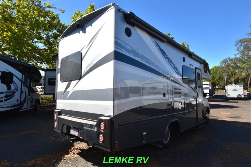2023 Dynamax Isata 3 Series 24FW   - Photo 10 - Rocklin, CA 95677