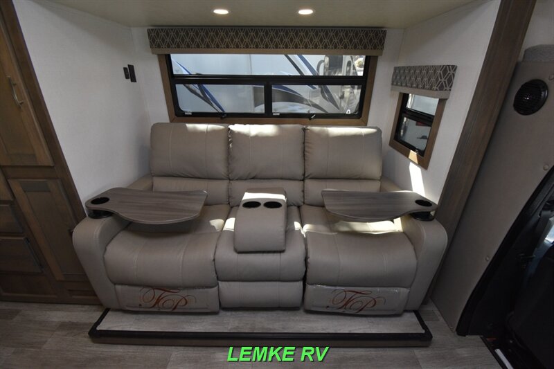 2023 Dynamax Isata 3 Series 24FW   - Photo 18 - Rocklin, CA 95677