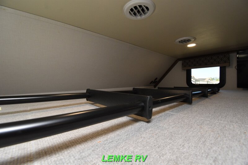 2023 Dynamax Isata 3 Series 24FW   - Photo 25 - Rocklin, CA 95677