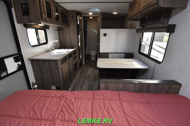 2021 CrossRoads RV Zinger ZR18BH   - Photo 19 - Rocklin, CA 95677