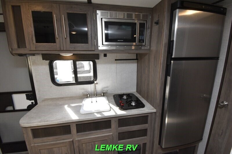 2021 CrossRoads RV Zinger ZR18BH   - Photo 14 - Rocklin, CA 95677