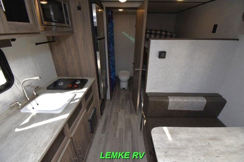 2021 CrossRoads RV Zinger ZR18BH   - Photo 5 - Rocklin, CA 95677