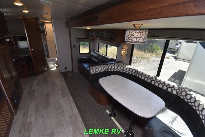 2019 Heartland Wilderness 2725BH   - Photo 13 - Rocklin, CA 95677