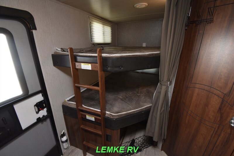 2019 Heartland Wilderness 2725BH   - Photo 19 - Rocklin, CA 95677