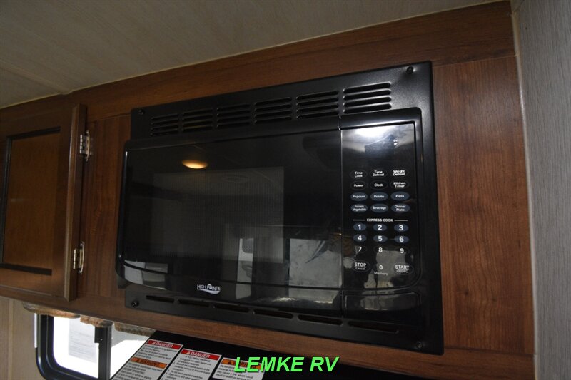 2019 Heartland Wilderness 2725BH   - Photo 24 - Rocklin, CA 95677